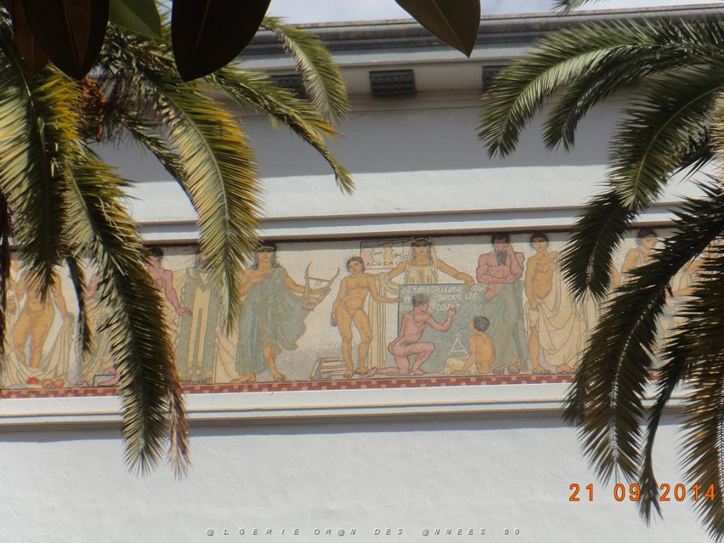 61-2-Musee Ahmed ZABANA-Detail du Fronton.JPG -                                